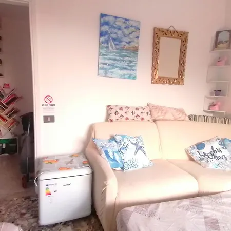 Fiori D'alassio - Ampie Con Terrazza, Parcheggio E Scalinata Per Il Mare Bed & Breakfast