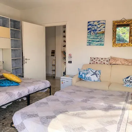 Bed & Breakfast Fiori D'alassio - Ampie Con Terrazza, Parcheggio E Scalinata Per Il Mare